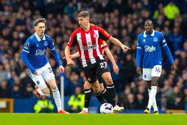 仅能凭借个 仅能凭借个